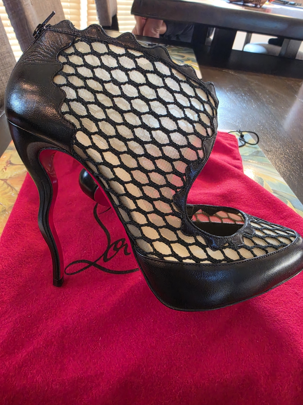 Authentic Christian Louboutin Black Mesh Scallop High-Heel Pumps - Picture 6 of 15